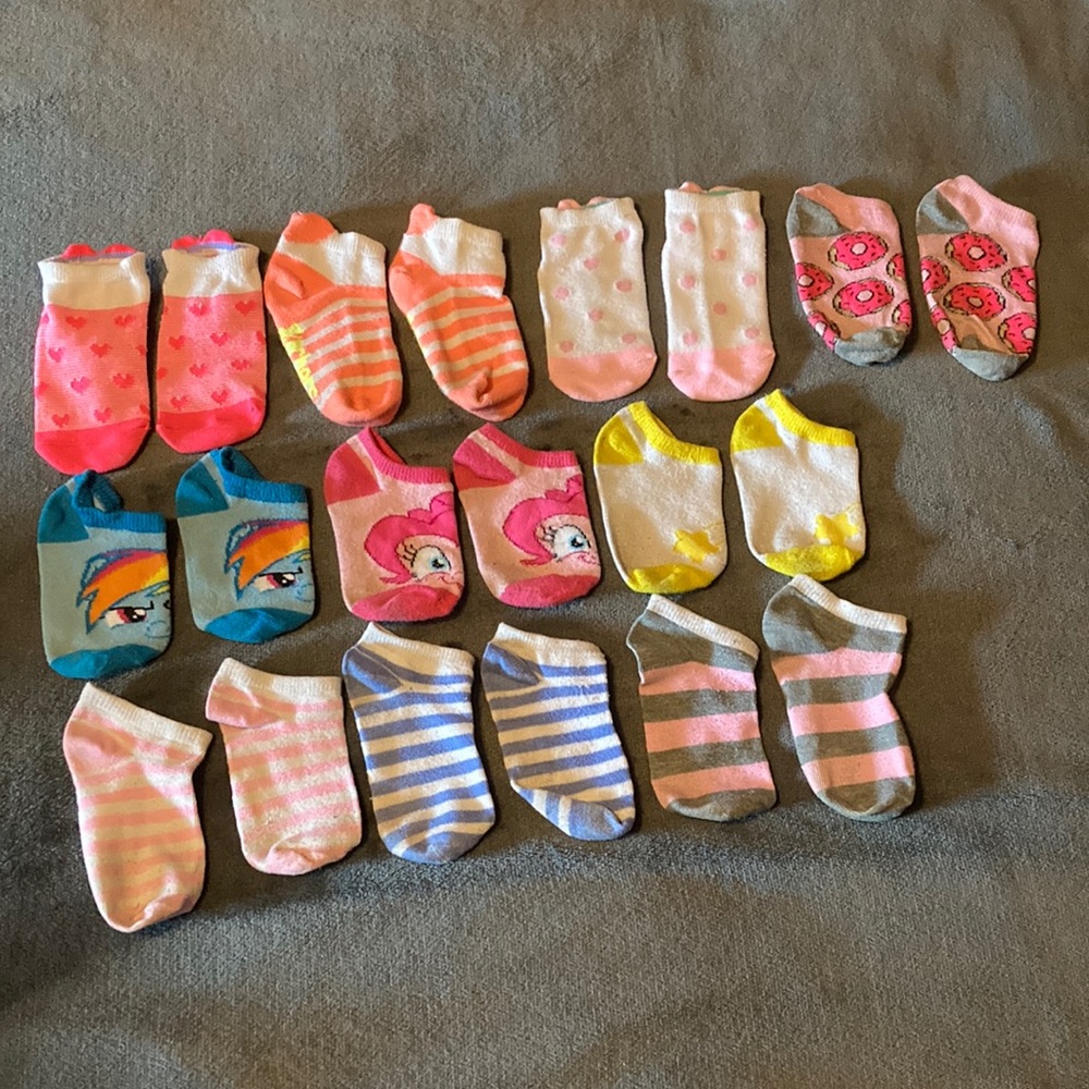 Sketchers, My little pony, & unknown brand Girls 5T-11T Sock Bundle some fading